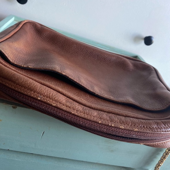 Vintage Liz Claiborne purse. - Picture 2 of 3